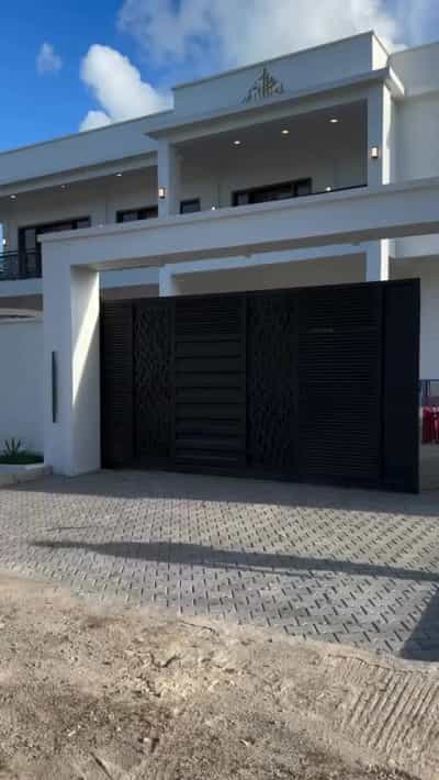 Nyumba ya vyumba vitano inauzwa KIGAMBONI GEZAULOLE, Dar Es Salaam (810 sqm) Nyumba ya vyumba vitano inauzwa KIGAMBONI GEZAULOLE, Dar Es Salaam (810 sqm)