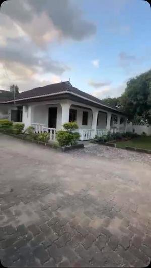 3 Bedrooms House for Rent in Mbezi Beach Chini, Dar Es Salaam 3 Bedrooms House for Rent in Mbezi Beach Chini, Dar Es Salaam