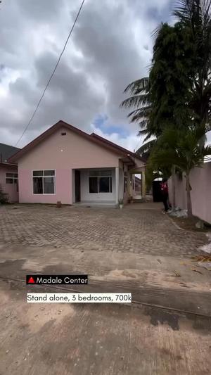 Nyumba ya vyumba vitatu inapangishwa Madale Center, Dar Es Salaam Nyumba ya vyumba vitatu inapangishwa Madale Center, Dar Es Salaam