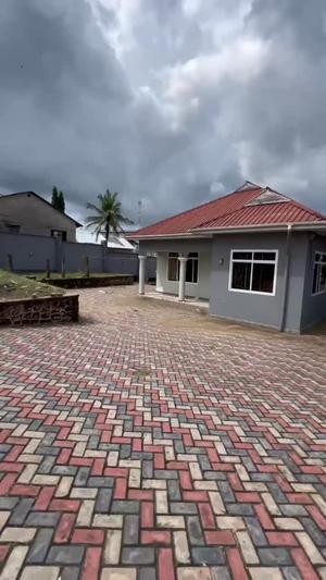 Nyumba ya vyumba viwili inapangishwa Makongo, Dar Es Salaam
