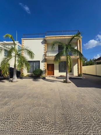 5 Bedrooms Villa for Rent in Oysterbay, Dar Es Salaam