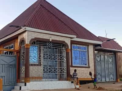 Nyumba ya vyumba vitatu inauzwa Mbagala Charambe, Dar Es Salaam (400 sqm)