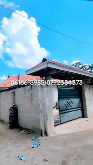 Nyumba ya vyumba vitatu inapangishwa Pugu Kigogo, Dar Es Salaam Nyumba ya vyumba vitatu inapangishwa Pugu Kigogo, Dar Es Salaam