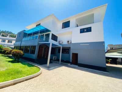 5 Bedrooms House for Sale in Masaki, Dar Es Salaam (1399 sqm)
