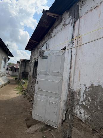 Nyumba ya vyumba vitatu inauzwa Kinuni Butchery, Zanzibar - Unguja South (870 sqm) Nyumba ya vyumba vitatu inauzwa Kinuni Butchery, Zanzibar - Unguja South (870 sqm)