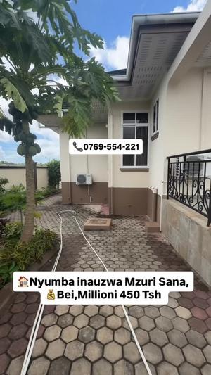 Nyumba ya vyumba vinne inauzwa Kibada, Dar Es Salaam (1000 sqm)