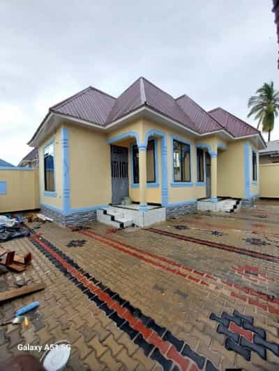 4 Bedrooms House for Sale in Mbagala Chamazi, Dar Es Salaam (500 sqm) 4 Bedrooms House for Sale in Mbagala Chamazi, Dar Es Salaam (500 sqm)