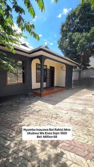 Nyumba ya vyumba vitatu inauzwa Kimara Suka Golani, Dar Es Salaam (1000 sqm) Nyumba ya vyumba vitatu inauzwa Kimara Suka Golani, Dar Es Salaam (1000 sqm)