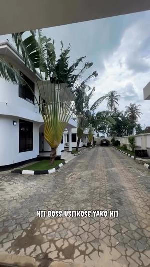 Villa ya vyumba vinne inapangishwa Bahari Beach, Dar Es Salaam