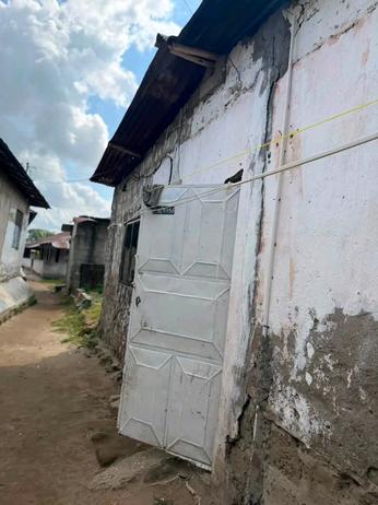 Nyumba ya vyumba vitatu inauzwa Kinuni Butchery, Zanzibar - Unguja North Nyumba ya vyumba vitatu inauzwa Kinuni Butchery, Zanzibar - Unguja North