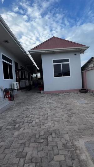 Apartment ya chumba kimoja inapangishwa Mwananyamala, Dar Es Salaam Apartment ya chumba kimoja inapangishwa Mwananyamala, Dar Es Salaam