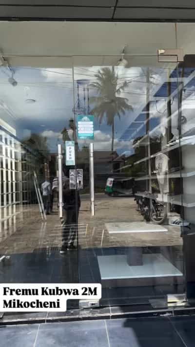 Duka linapangishwa Mikocheni, Dar Es Salaam