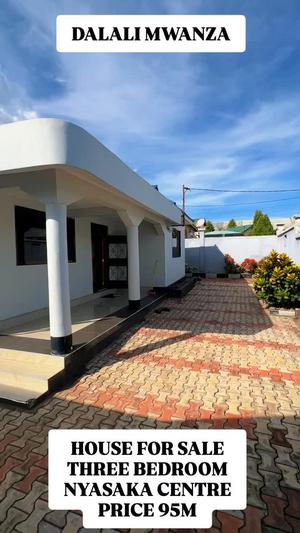 3 Bedrooms House for Sale in Nyasaka, Mwanza (500 sqm)