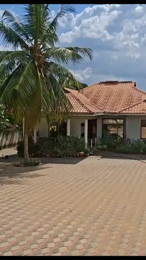 Nyumba ya vyumba vinne inauzwa Goba Kulangwa, Dar Es Salaam (2000 sqm) Nyumba ya vyumba vinne inauzwa Goba Kulangwa, Dar Es Salaam (2000 sqm)