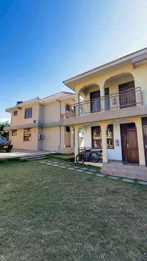 Villa (Furnished) ya vyumba viwili inapangishwa Mbezi Beach, Dar Es Salaam Villa (Furnished) ya vyumba viwili inapangishwa Mbezi Beach, Dar Es Salaam