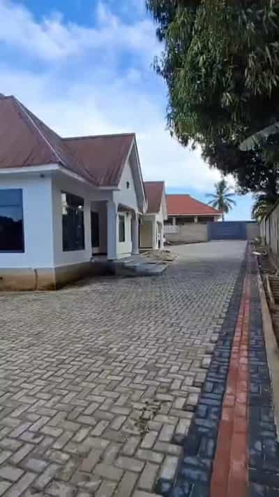 Apartment ya vyumba vitatu inapangishwa Kimara Korogwe, Dar Es Salaam