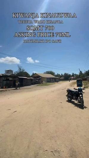 Kiwanja kinauzwa Tegeta Wazo Kisanga, Dar Es Salaam (700 sqm) Kiwanja kinauzwa Tegeta Wazo Kisanga, Dar Es Salaam (700 sqm)