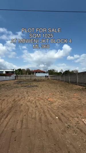 Kiwanja kinauzwa Mbweni Jkt Block 4, Dar Es Salaam (1025 sqm) Kiwanja kinauzwa Mbweni Jkt Block 4, Dar Es Salaam (1025 sqm)
