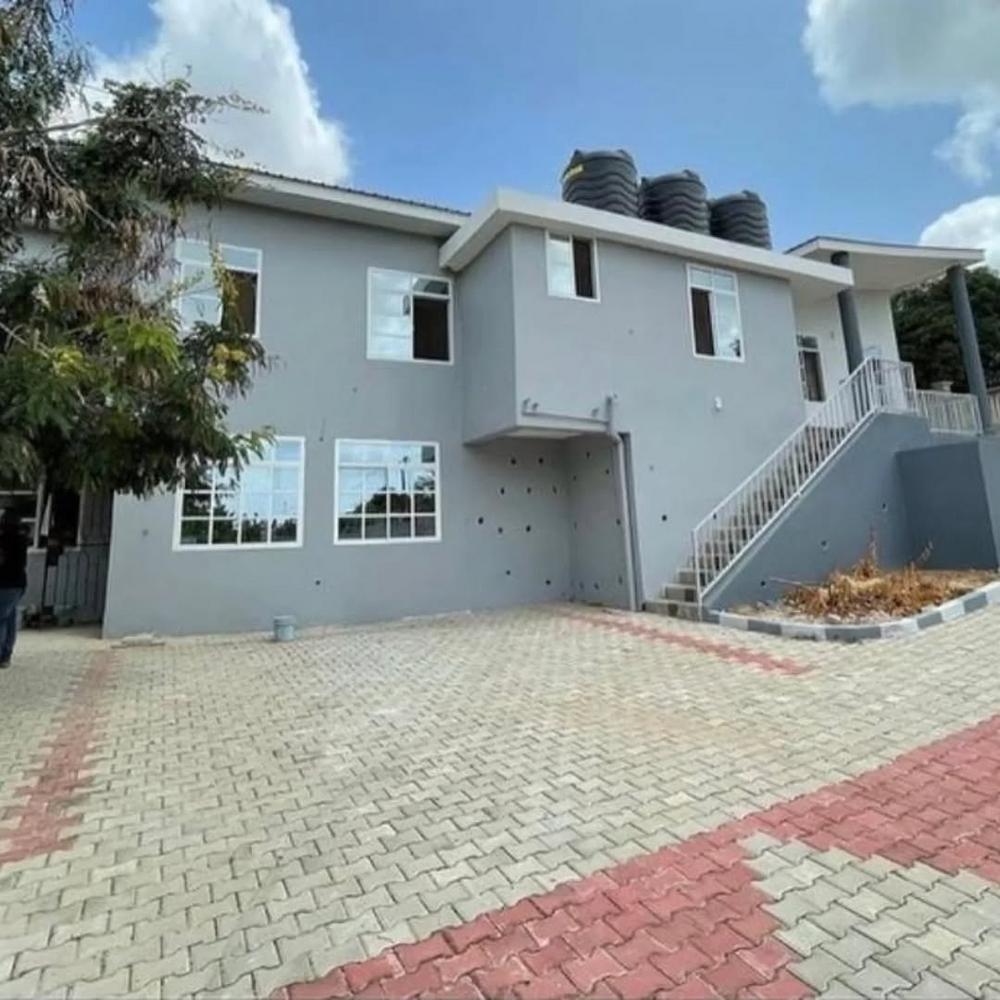 media -8