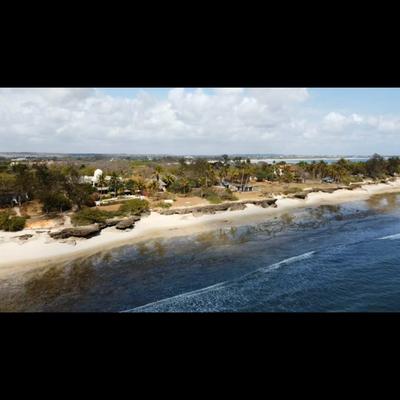 5 Bedrooms House for Sale in Bahari Beach, Dar Es Salaam (1.68 acre) 5 Bedrooms House for Sale in Bahari Beach, Dar Es Salaam (1.68 acre)