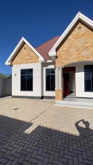 Nyumba ya vyumba vitatu inapangishwa Mlimwa C, Dodoma
