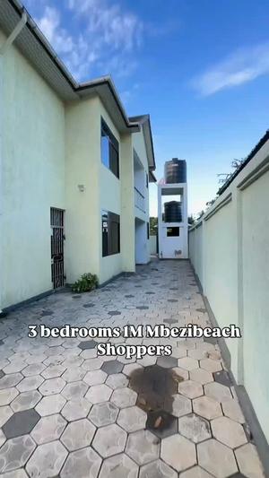 Apartment ya vyumba vitatu inapangishwa Mbezi Beach Shoppers, Dar Es Salaam