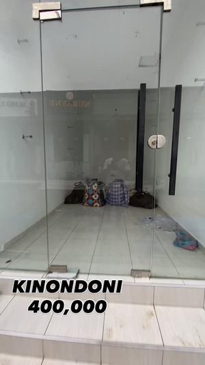 Duka linapangishwa Kinondoni, Dar Es Salaam