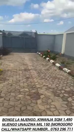 House for Sale in Morogoro Town (1490 sqm) House for Sale in Morogoro Town (1490 sqm)