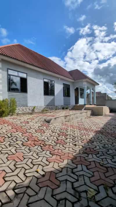 5 Bedrooms House for Rent in Chanika Nguvukazi, Dar Es Salaam