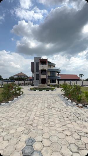 5 Bedrooms House for Rent in Bahari Beach, Dar Es Salaam