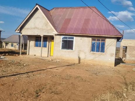 Nyumba ya vyumba vitatu inauzwa UDOM Nghonghonha, Dodoma (500 sqm) Nyumba ya vyumba vitatu inauzwa UDOM Nghonghonha, Dodoma (500 sqm)