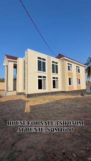 Nyumba ya vyumba vitano inauzwa Bunju B, Dar Es Salaam (1600 sqm) Nyumba ya vyumba vitano inauzwa Bunju B, Dar Es Salaam (1600 sqm)
