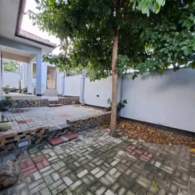 Apartment ya vyumba vitatu inapangishwa Goba Center, Dar Es Salaam