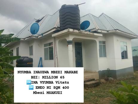 Nyumba ya vyumba vitatu inauzwa Mbezi Makabe, Dar Es Salaam (400 sqm)