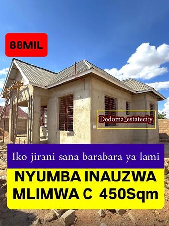 Nyumba ya vyumba vitatu inauzwa Mlimwa C/Kwa Waziri Mkuu, Dodoma (450 sqm)