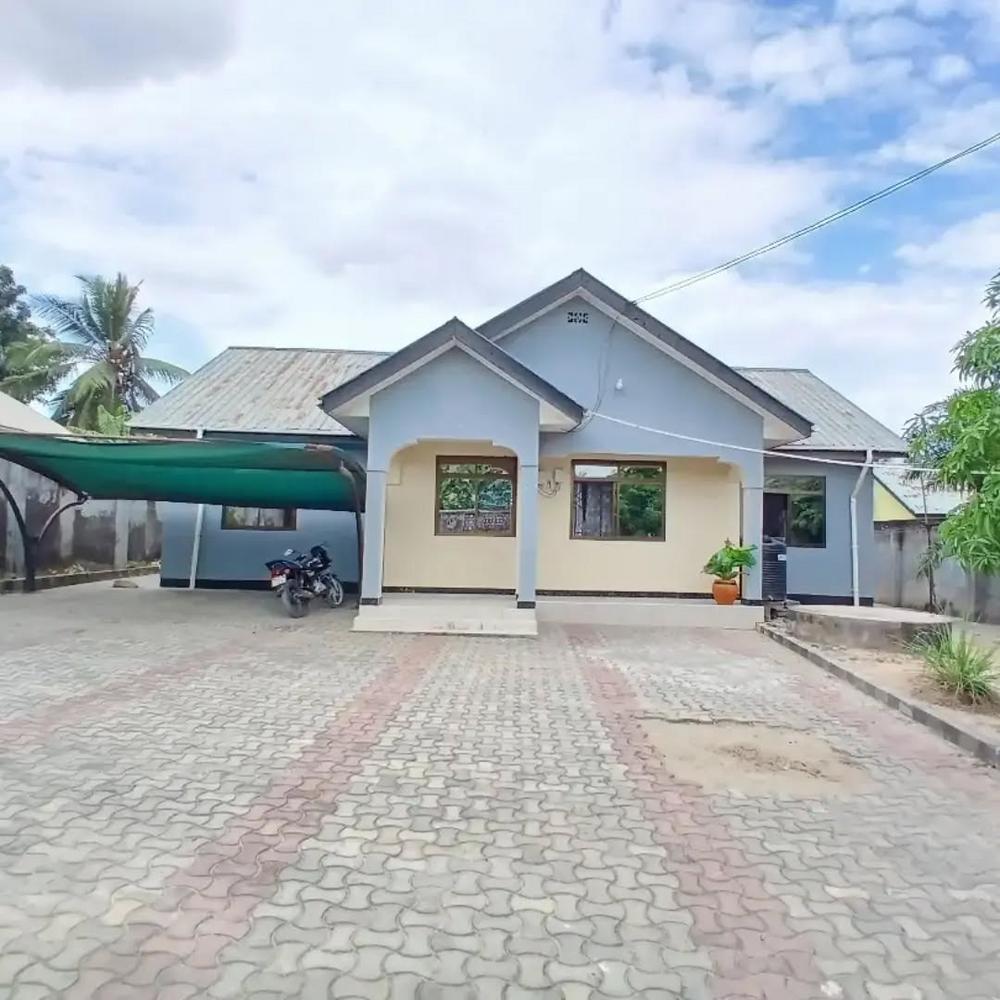 media -1 media -1