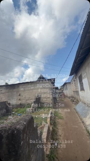 Nyumba ya vyumba vitatu inauzwa Kinuni Butchery, Zanzibar - Unguja North Nyumba ya vyumba vitatu inauzwa Kinuni Butchery, Zanzibar - Unguja North
