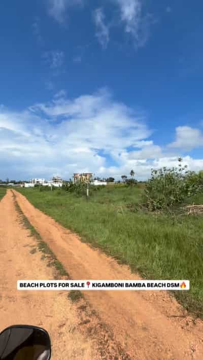 Beach Plot kinauzwa Bamba Beach, Dar Es Salaam (2500 sqm)