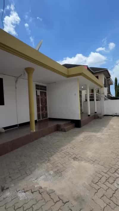 Apartment ya vyumba vitatu inapangishwa Kijitonyama, Dar Es Salaam