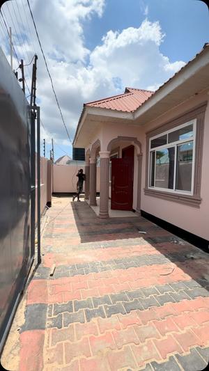 Nyumba ya vyumba vitatu inapangishwa Kibada, Dar Es Salaam Nyumba ya vyumba vitatu inapangishwa Kibada, Dar Es Salaam