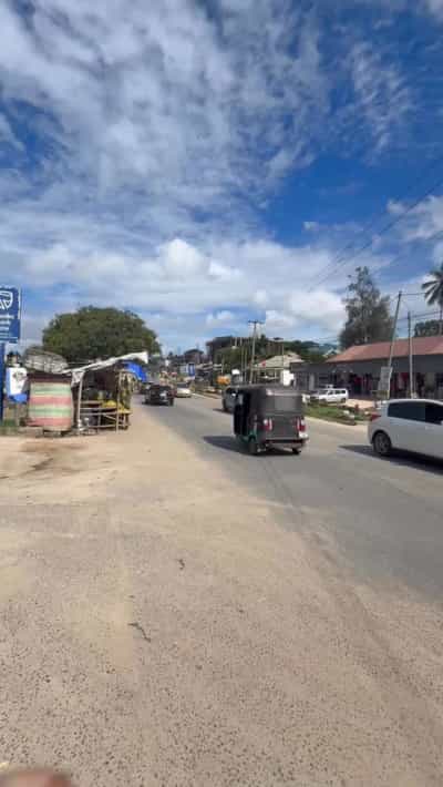 Kiwanja kinauzwa Goba Simba Oil, Dar Es Salaam (500 sqm) Kiwanja kinauzwa Goba Simba Oil, Dar Es Salaam (500 sqm)