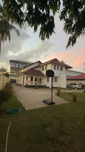 Nyumba ya vyumba vinne inauzwa Mbezi Beach Makonde, Dar Es Salaam (900 sqm) Nyumba ya vyumba vinne inauzwa Mbezi Beach Makonde, Dar Es Salaam (900 sqm)