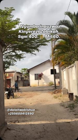 Nyumba ya vyumba vitatu inauzwa Kinyerezi Songas, Dar Es Salaam (400 sqm) Nyumba ya vyumba vitatu inauzwa Kinyerezi Songas, Dar Es Salaam (400 sqm)