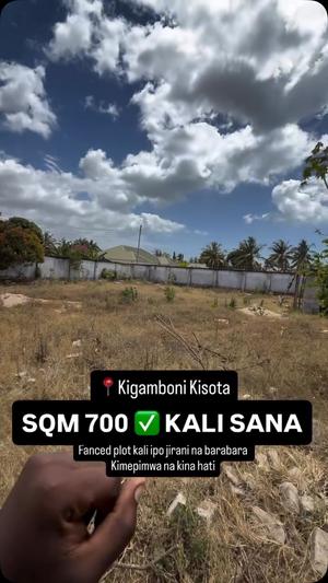 Kiwanja kinauzwa Kigamboni, Dar Es Salaam (700 sqm) Kiwanja kinauzwa Kigamboni, Dar Es Salaam (700 sqm)