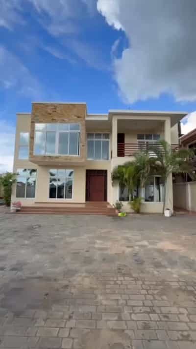 Nyumba ya vyumba vinne inapangishwa Mbweni, Dar Es Salaam Nyumba ya vyumba vinne inapangishwa Mbweni, Dar Es Salaam