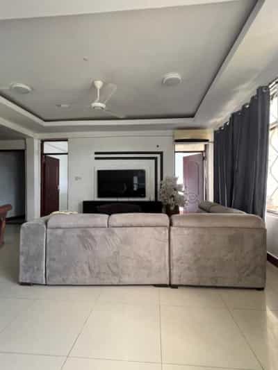 Apartment (Furnished) ya vyumba vitatu inapangishwa Mikocheni, Dar Es Salaam