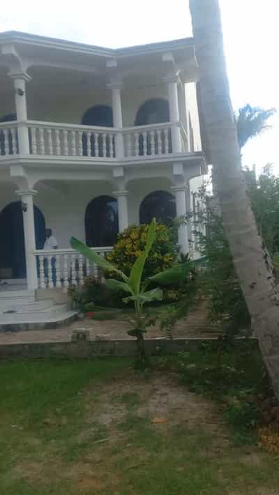 Nyumba ya vyumba vinne inauzwa Mbezi Beach, Dar Es Salaam Nyumba ya vyumba vinne inauzwa Mbezi Beach, Dar Es Salaam