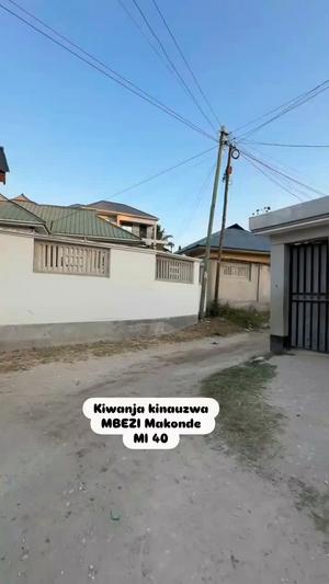 Kiwanja kinauzwa Mbezi Beach Makonde, Dar Es Salaam (400 sqm) Kiwanja kinauzwa Mbezi Beach Makonde, Dar Es Salaam (400 sqm)