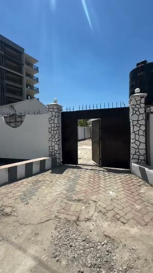 3 Bedrooms House for Rent in Victoria, Dar Es Salaam 3 Bedrooms House for Rent in Victoria, Dar Es Salaam