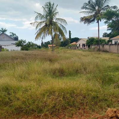 Kiwanja kinauzwa Wazo, Dar Es Salaam (1200 sqm) Kiwanja kinauzwa Wazo, Dar Es Salaam (1200 sqm)